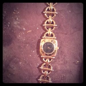 Womens Gucci watch 18kt gold plated
